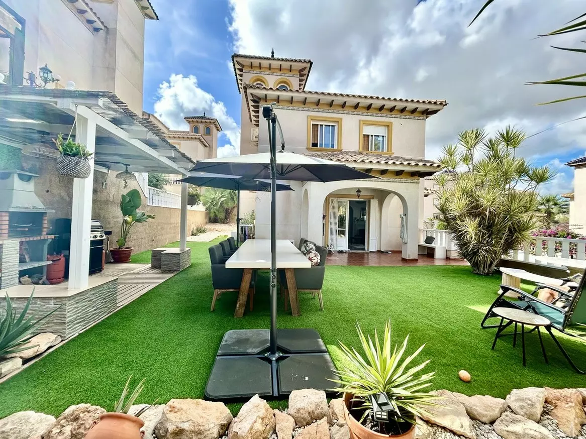 4-bedroom Villa In Orihuela Costa, Spain (182 M²)