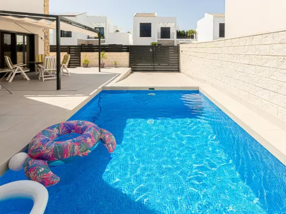 3-bedroom Villa In Rojales, Spain (162 M²)