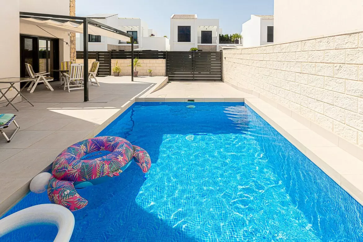3-bedroom Villa In Rojales, Spain (162 M²)