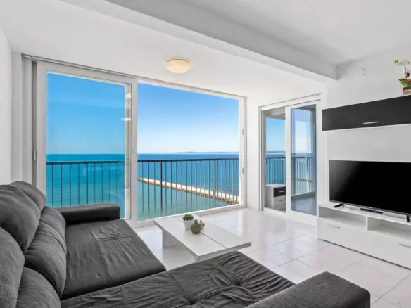 3-bedroom Apartment In Santa Pola, Spain (77 M²)