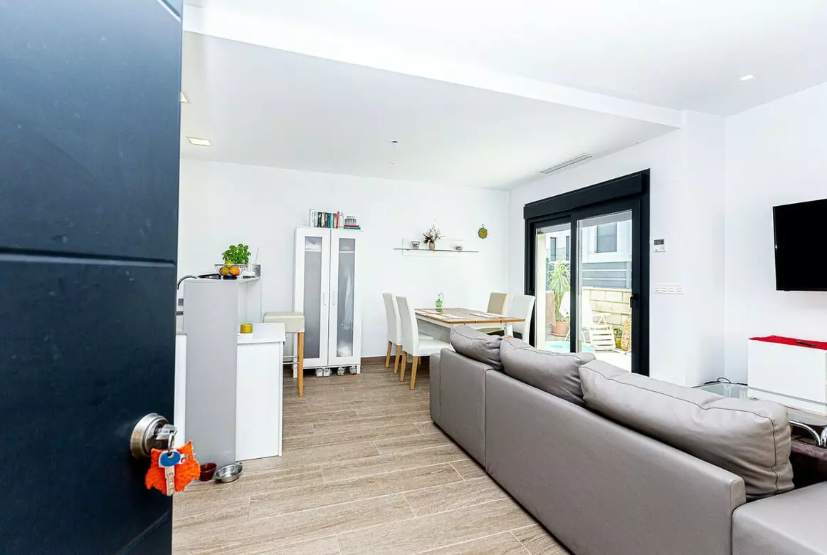 3-bedroom Villa In Rojales, Spain (162 M²)