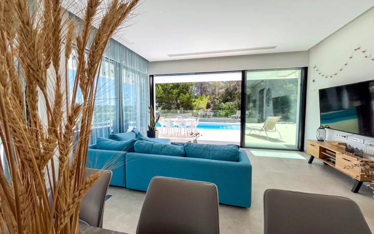 3-bedroom Villa In Orihuela, Spain (310 M²)