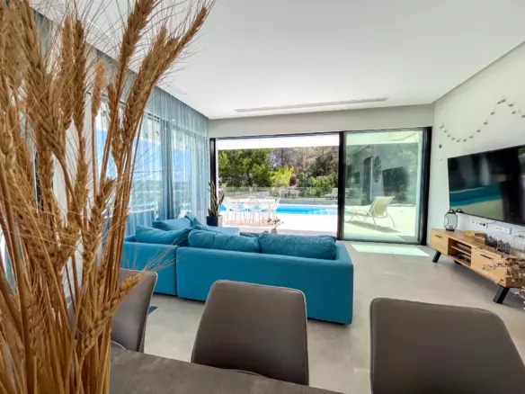 3-bedroom Villa In Orihuela, Spain (310 M²)