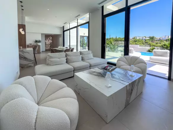 5-bedroom Villa In Orihuela, Spain (239 M²)
