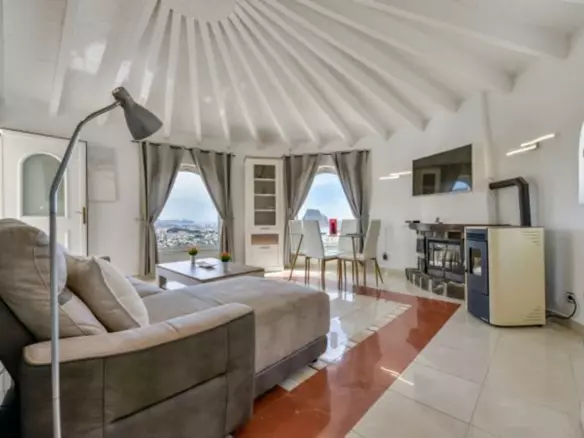 Sea-view Villa With Tourist Licence In Maryvilla, Calpe – 4 Bedrooms, Private Pool
