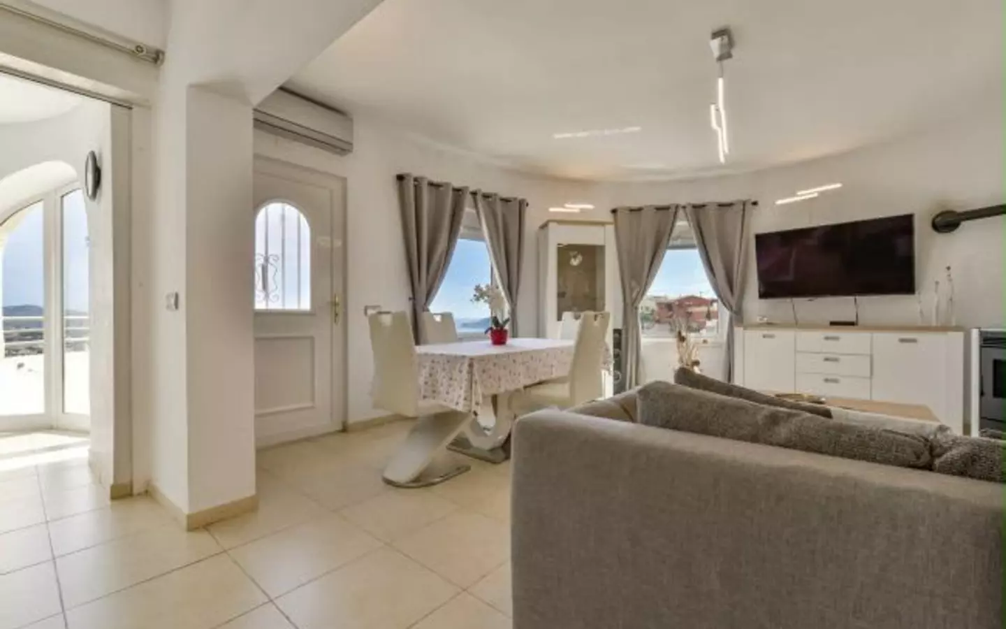 Sea-view Villa With Tourist Licence In Maryvilla, Calpe – 4 Bedrooms, Private Pool