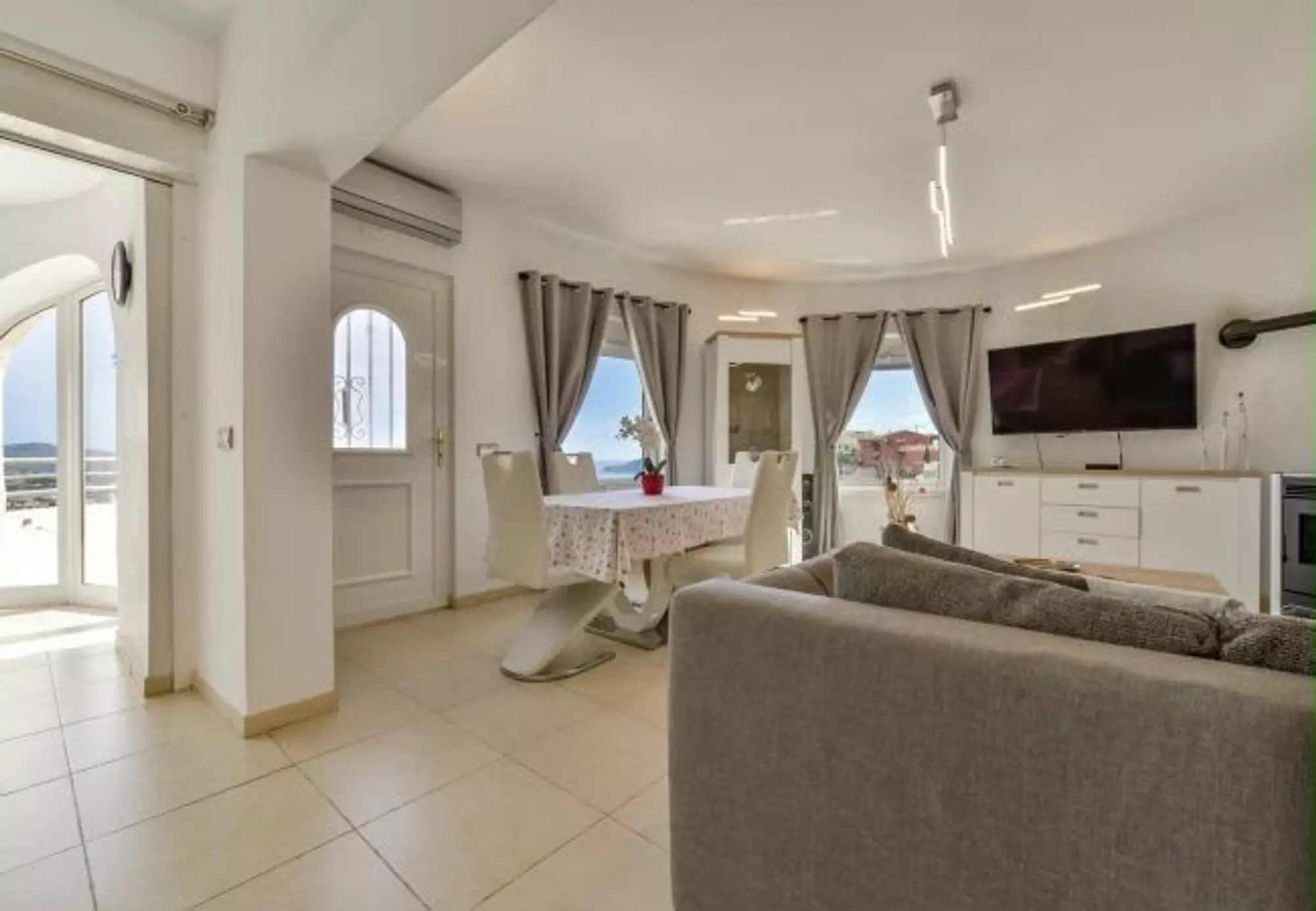 lux0001-calpe-villa-6 Sea-view Villa With Tourist Licence In Maryvilla, Calpe – 4 Bedrooms, Private Pool