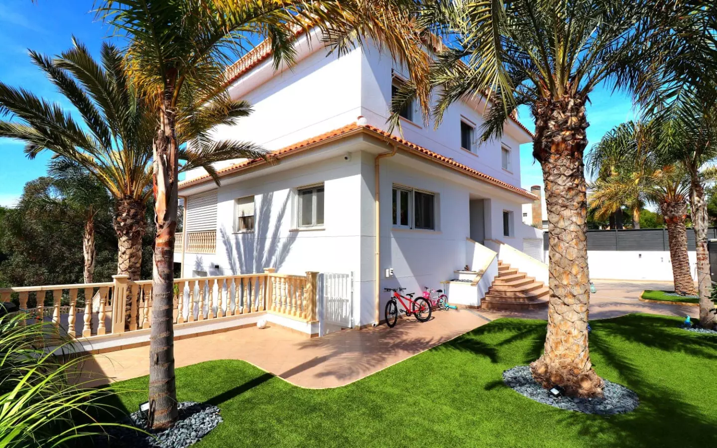 5-bedroom Villa In Orihuela Costa, Spain (250 M²)