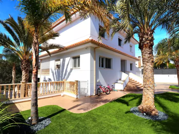5-bedroom Villa In Orihuela Costa, Spain (250 M²)