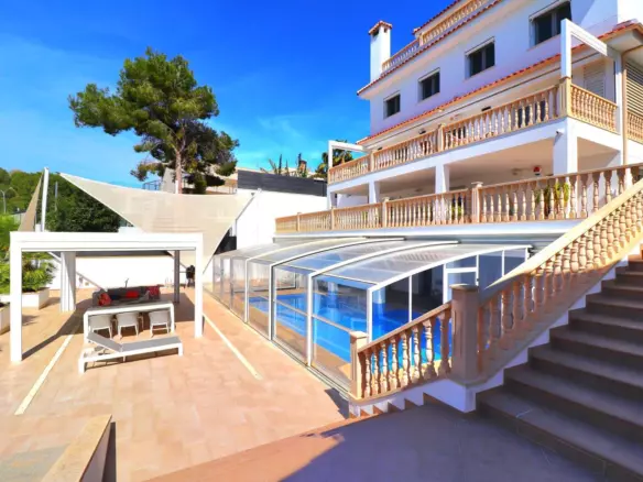 5-bedroom Villa In Orihuela Costa, Spain (250 M²)