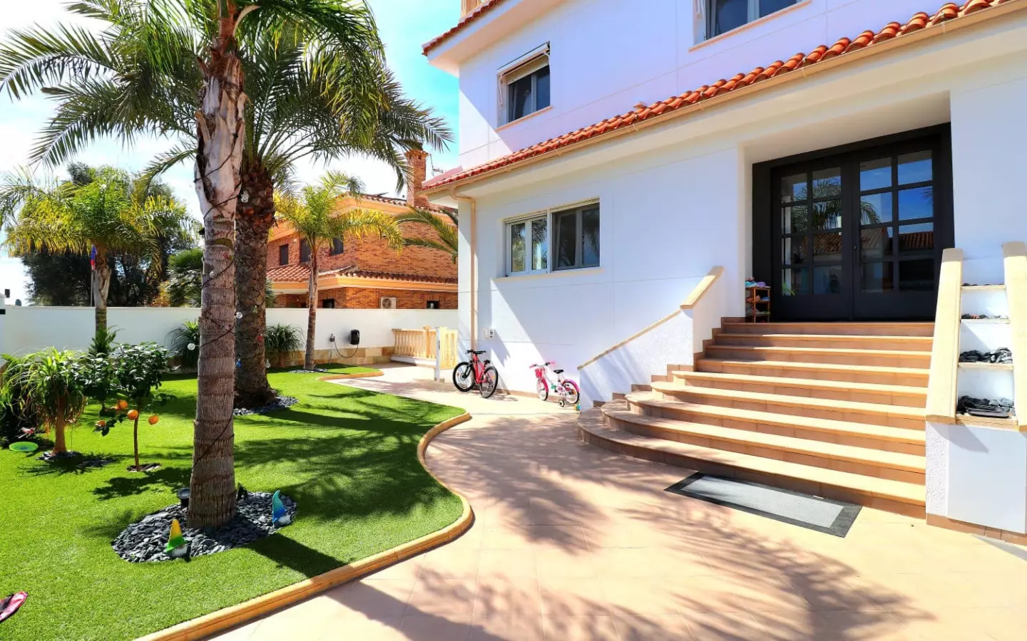 5-bedroom Villa In Orihuela Costa, Spain (250 M²)