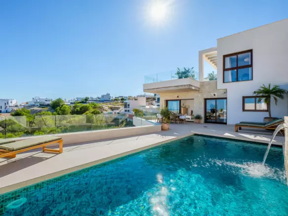3-bedroom Villa In San Miguel De Salinas, Spain (240 M²)