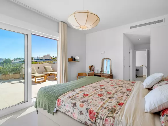 3-bedroom Villa In San Miguel De Salinas, Spain (240 M²)