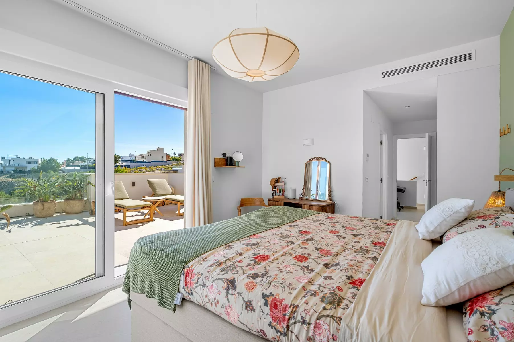 3-bedroom Villa In San Miguel De Salinas, Spain (240 M²)