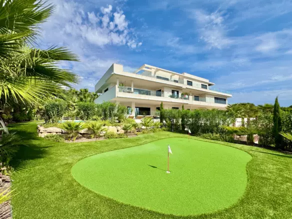 3-bedroom Apartment In Orihuela Costa, Spain (136 M²)