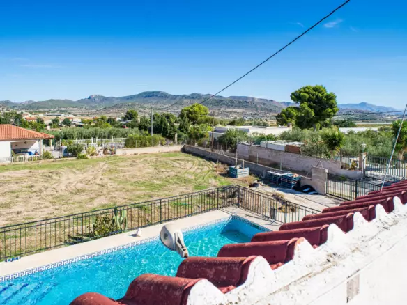 4-bedroom Detached Villa In La Romana, Spain (153 M²)