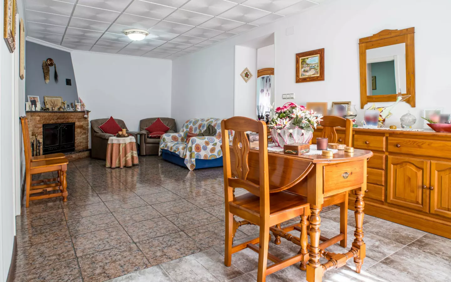 6-bedroom Townhouse In Pinoso, Spain (371 M²)