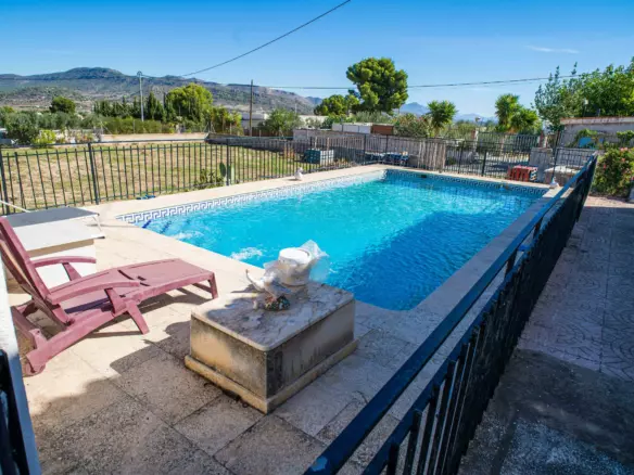 4-bedroom Detached Villa In La Romana, Spain (153 M²)