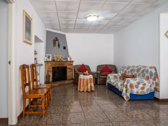 6-bedroom Townhouse In Pinoso, Spain (371 M²)