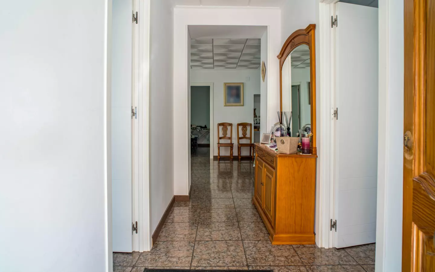 6-bedroom Townhouse In Pinoso, Spain (371 M²)