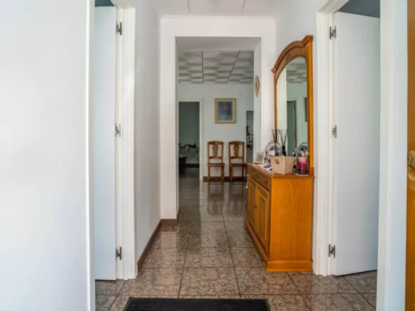 6-bedroom Townhouse In Pinoso, Spain (371 M²)