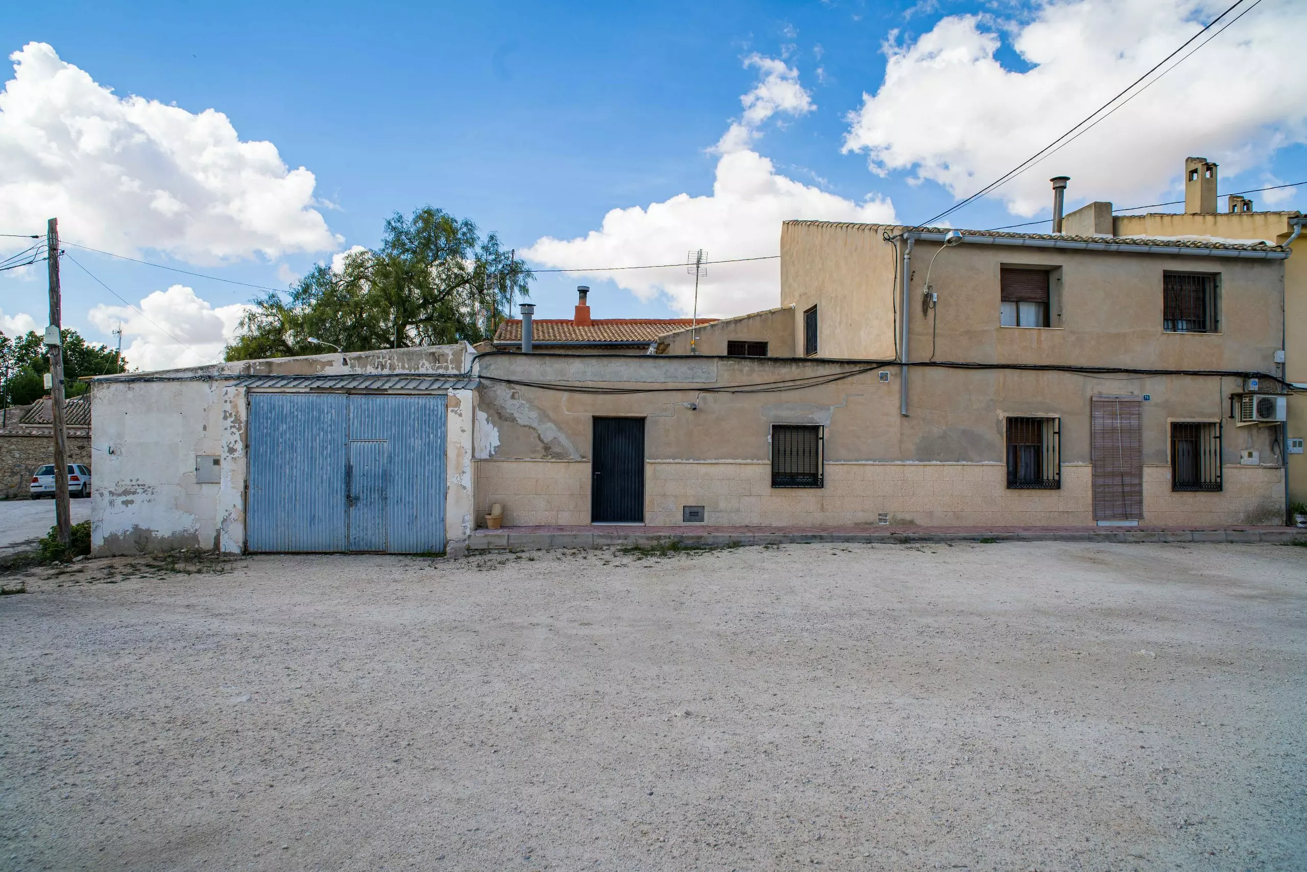 6-bedroom Townhouse In Pinoso, Spain (371 M²)
