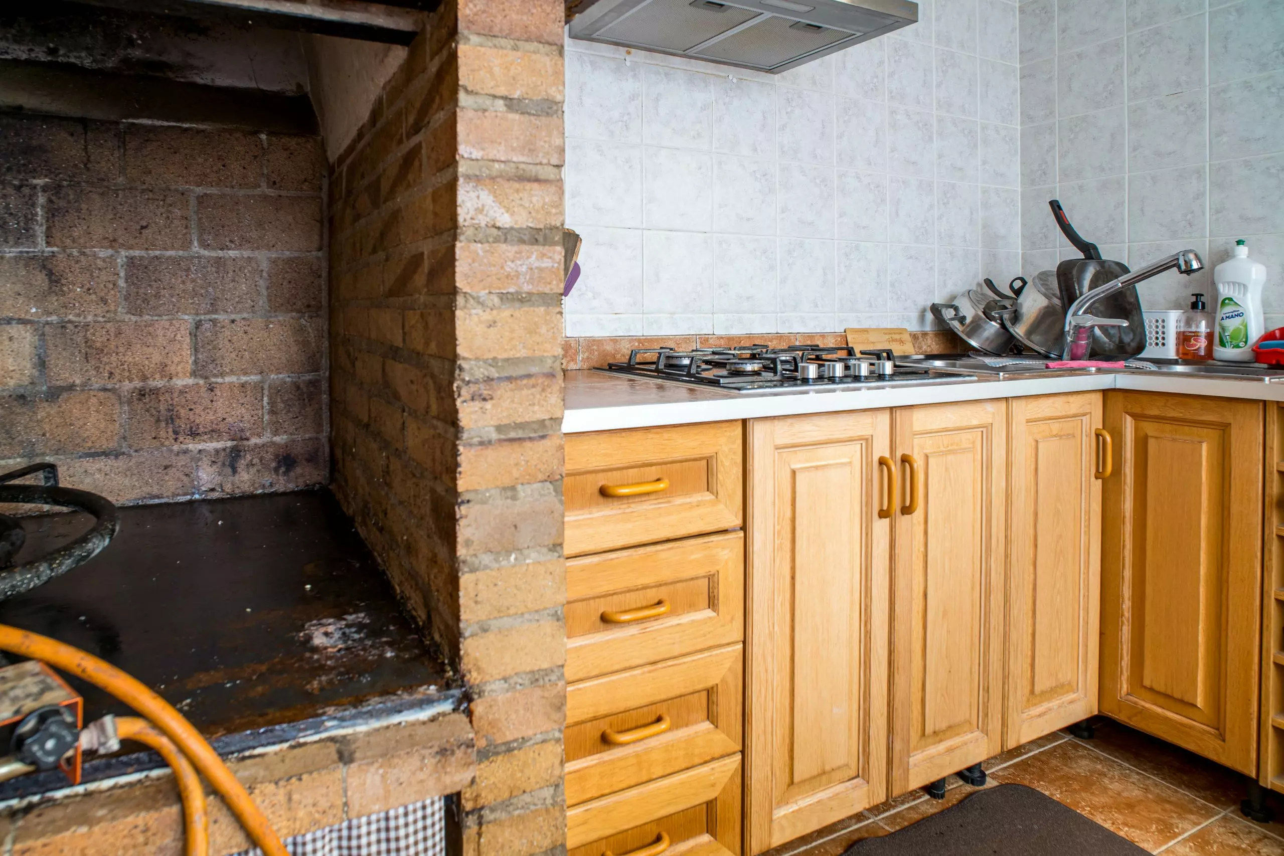 6-bedroom Townhouse In Pinoso, Spain (371 M²)