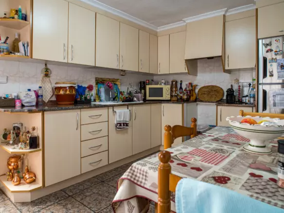 6-bedroom Townhouse In Pinoso, Spain (371 M²)