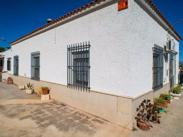4-bedroom Detached Villa In La Romana, Spain (153 M²)