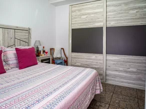 6-bedroom Townhouse In Pinoso, Spain (371 M²)