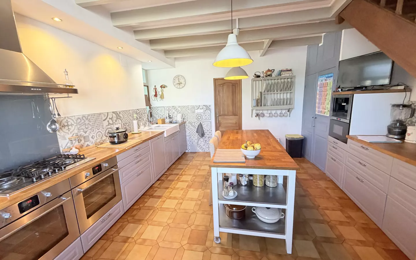 2-bedroom House In Saint-laurent-des-combes, France (116 M²)