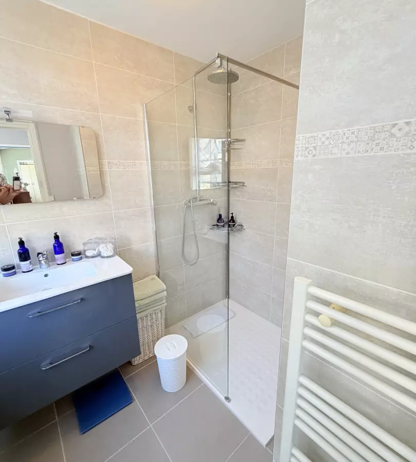 2-bedroom House In Saint-laurent-des-combes, France (116 M²)