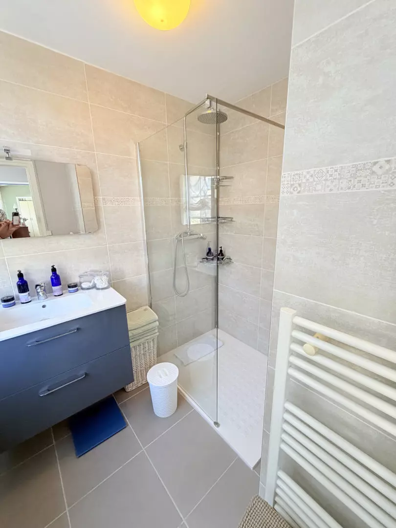 2-bedroom House In Saint-laurent-des-combes, France (116 M²)