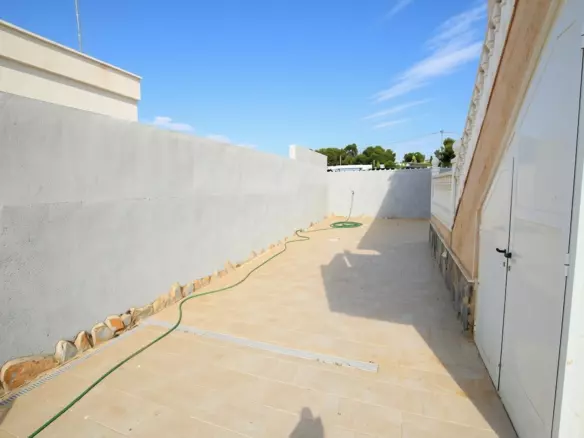 5-bedroom Villa In Orihuela Costa, Spain (220 M²)