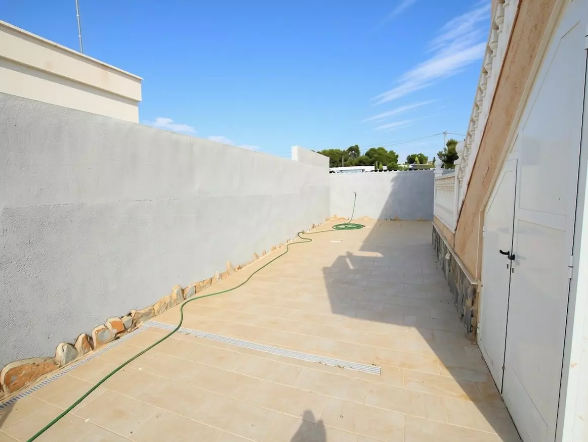 5-bedroom Villa In Orihuela Costa, Spain (220 M²)