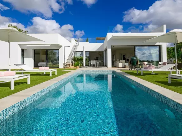 3-bedroom Villa In Orihuela, Spain (191 M²)