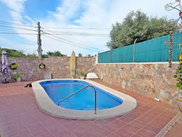 5-bedroom Villa In Torrevieja, Spain (170 M²)