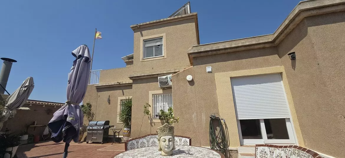5-bedroom Villa In Torrevieja, Spain (170 M²)