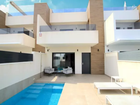3-bedroom Villa In Benijofar, Spain (173 M²)