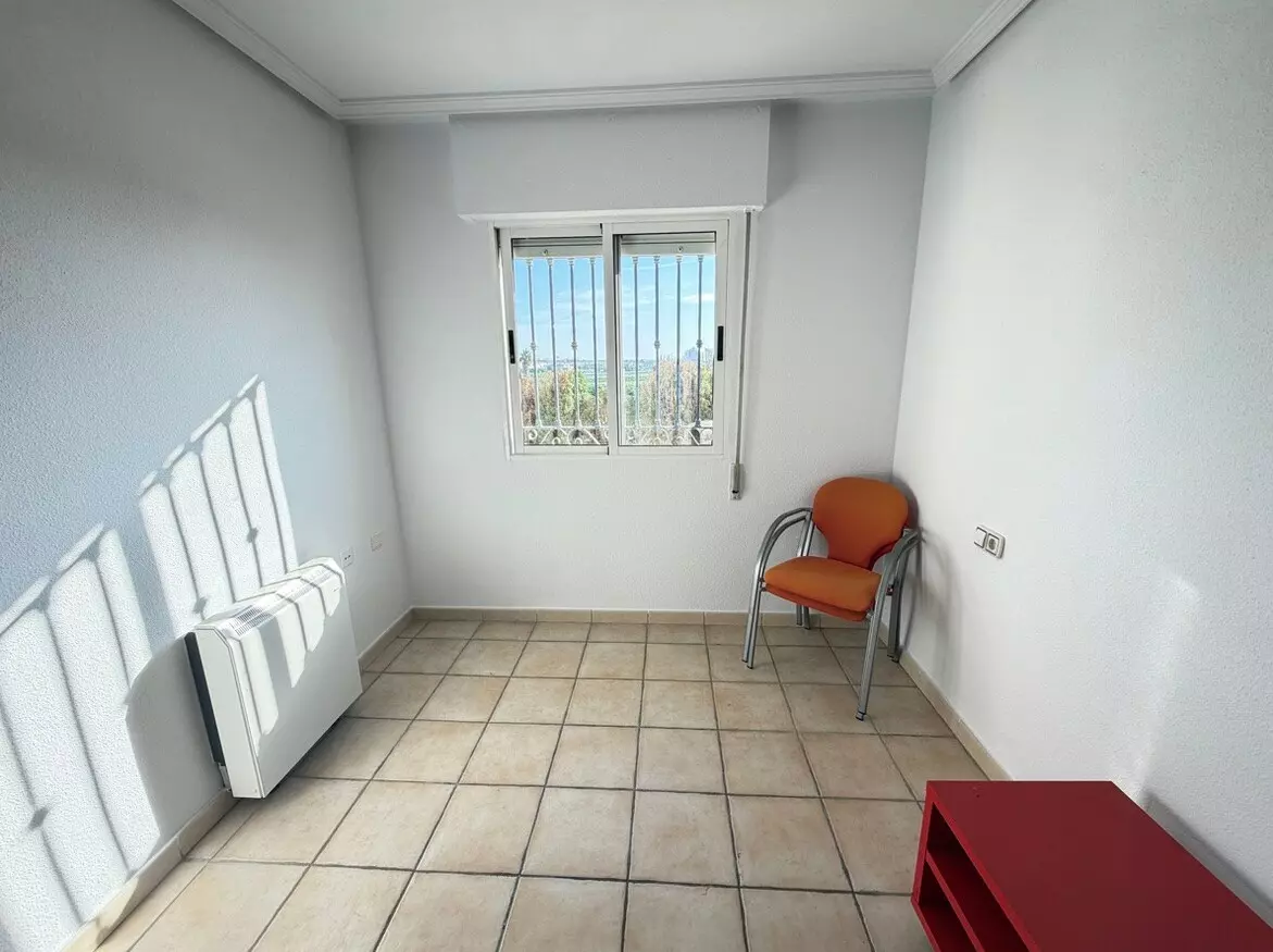 3-bedroom Villa In Torrevieja, Spain (90 M²)
