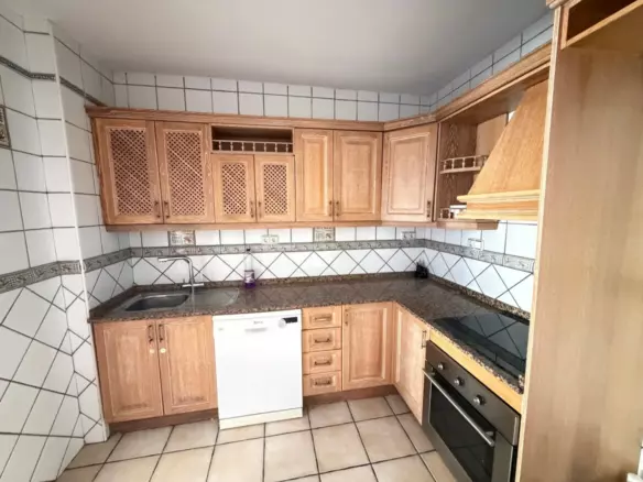 3-bedroom Villa In Torrevieja, Spain (90 M²)