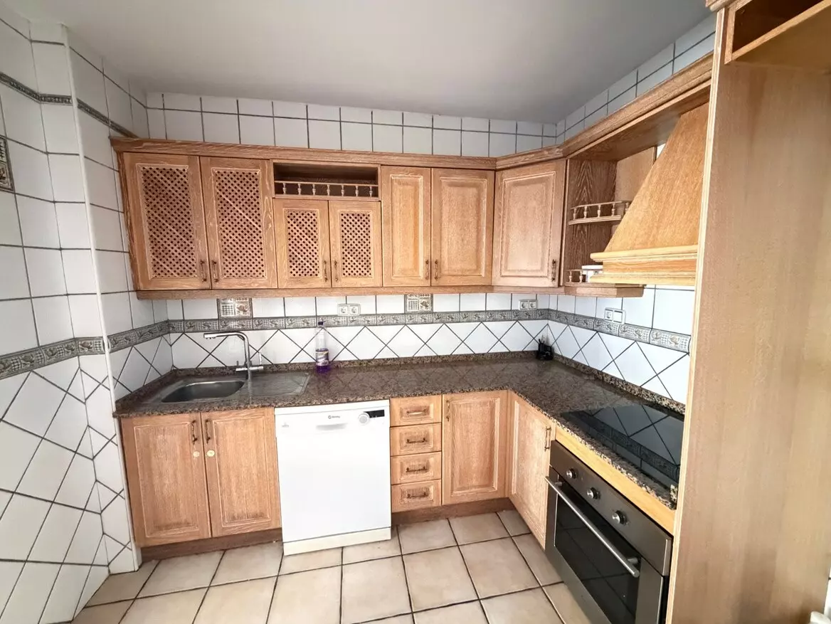 3-bedroom Villa In Torrevieja, Spain (90 M²)