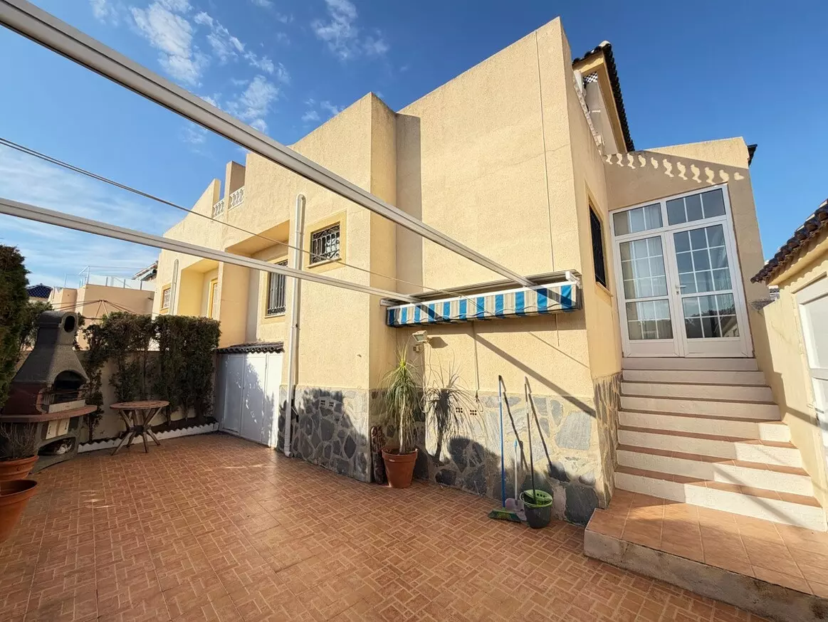 3-bedroom Villa In Torrevieja, Spain (90 M²)