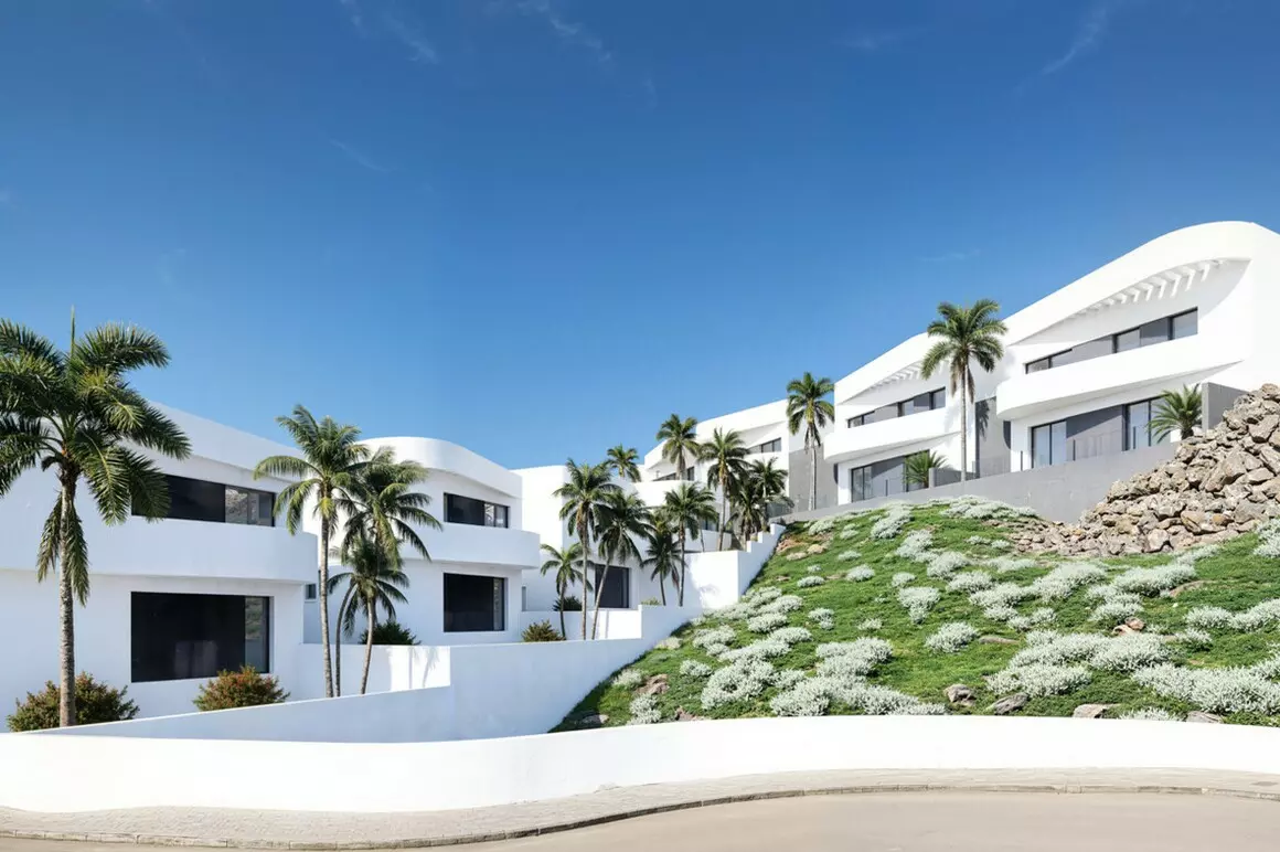 3-bedroom Villa In Algorfa, Spain (154 M²)