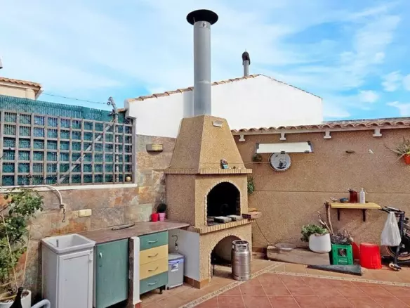 5-bedroom Villa In Torrevieja, Spain (170 M²)