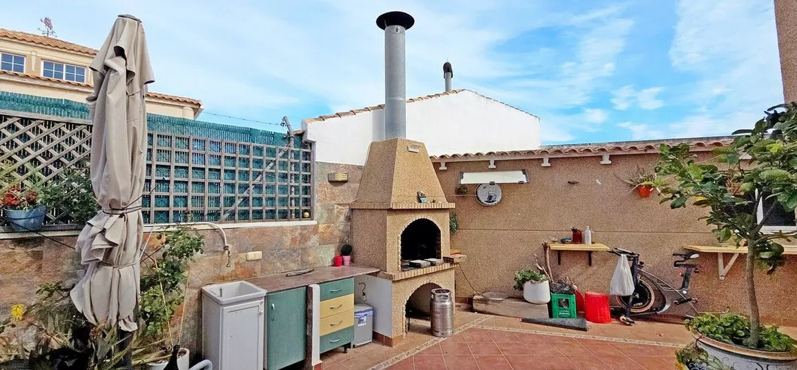 5-bedroom Villa In Torrevieja, Spain (170 M²)