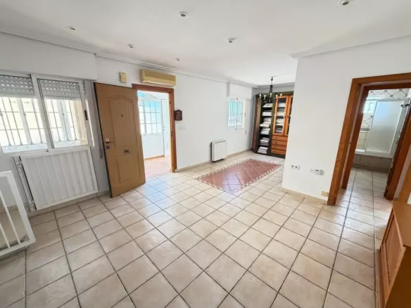 3-bedroom Villa In Torrevieja, Spain (90 M²)