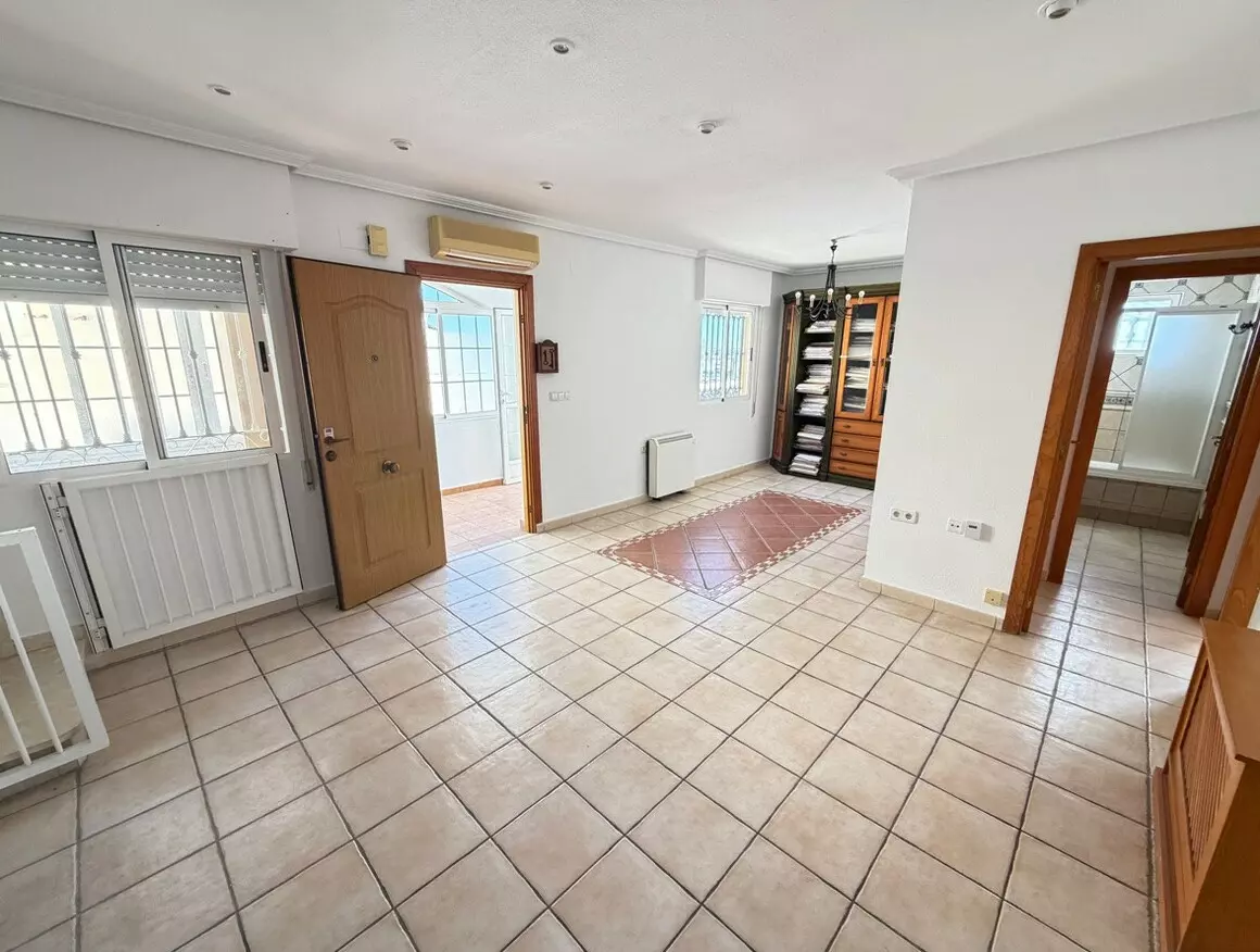 3-bedroom Villa In Torrevieja, Spain (90 M²)