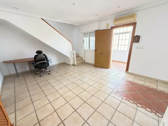 3-bedroom Villa In Torrevieja, Spain (90 M²)