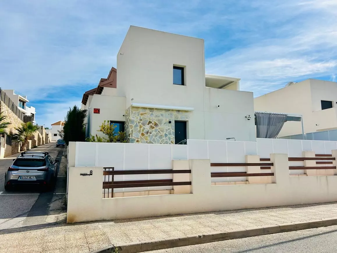 4-bedroom Villa In Orihuela Costa, Spain (150 M²)